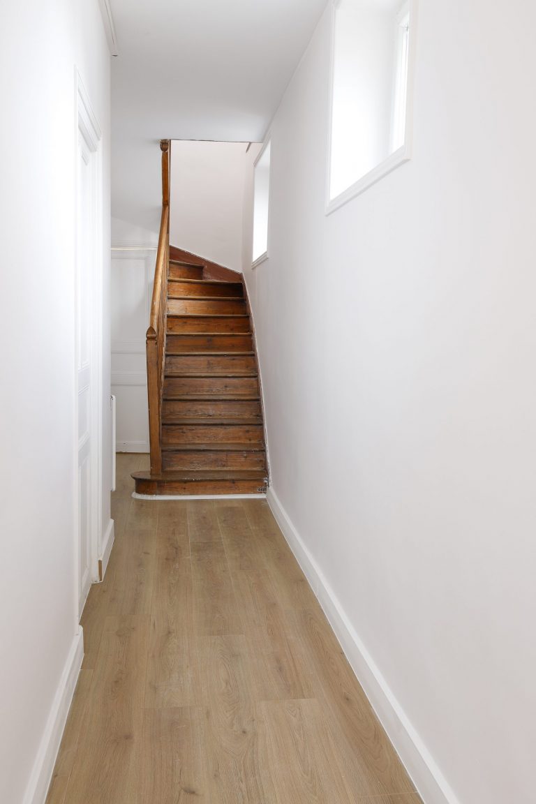 Quimper St Julien - couloir et escalier