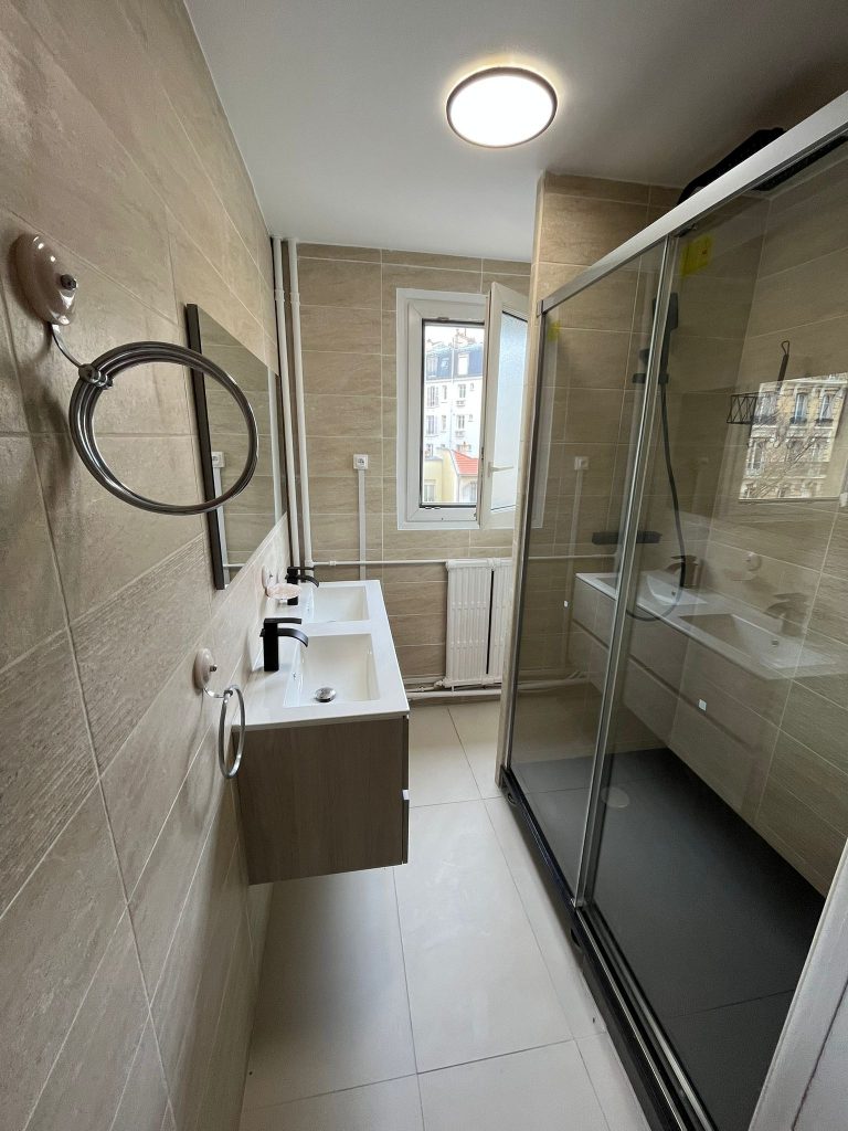 Colombes Cavell - salle de bain vue large