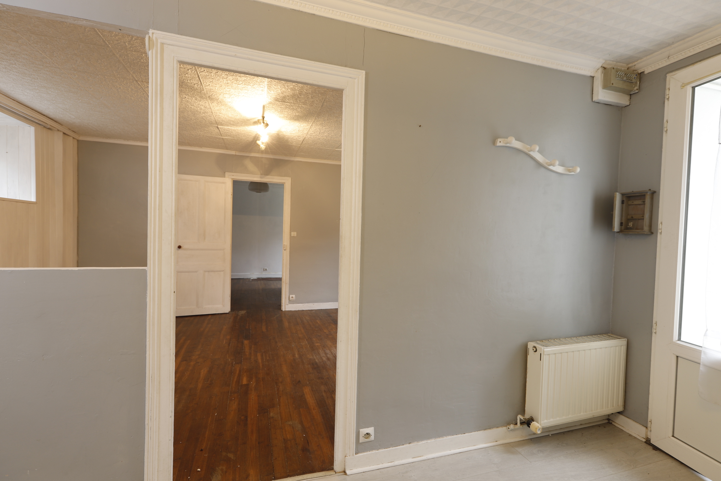 Avant - séjour murs gris